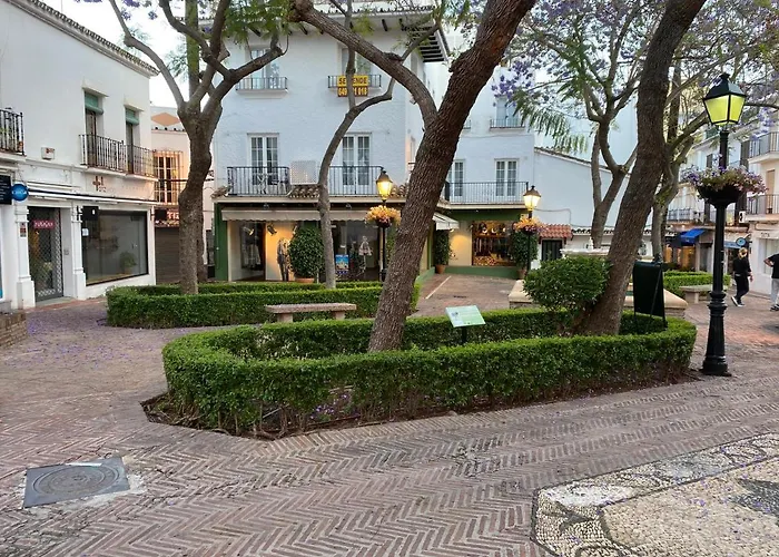 Old Town Modern Flat, 4 Minutes From - Eaw Homes Appartement Marbellac