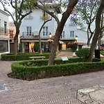 Old Town Modern Flat, 4 Minutes From - Eaw Homes Апартаменты Марбелья