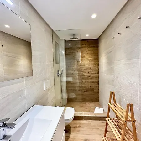 Old Town Modern Flat, 4 Minutes From - Eaw Homes *