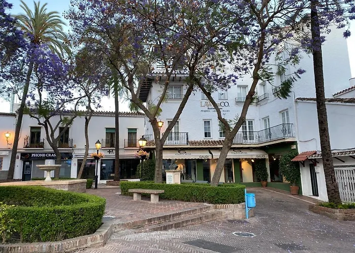 Old Town Modern Flat, 4 Minutes From - Eaw Homes * Marbella