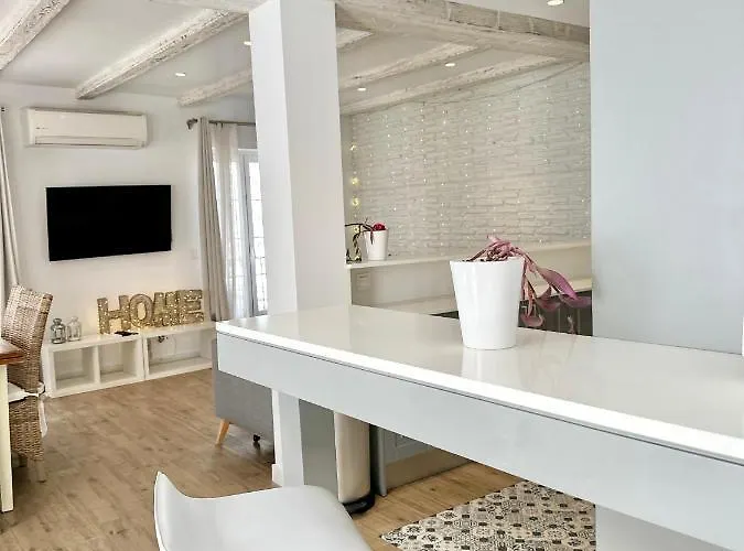 Old Town Modern Flat, 4 Minutes From - Eaw Homes アパート マルベーリャ